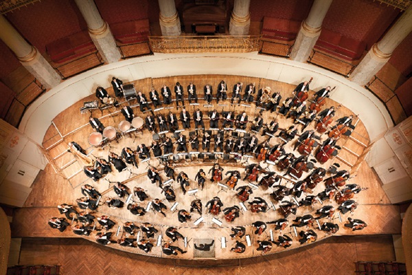 Wiener Symphoniker auf dem Bühne des Großen Saals